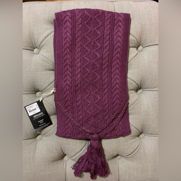 SmartWool bunny slope scarf in sangria - Picture 2 of 5